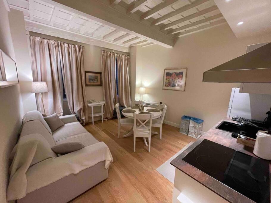 Cozy Santa Maria Novella Uffizi Duomo 2Beds-2Baths Lejlighed Firenze Eksteriør billede